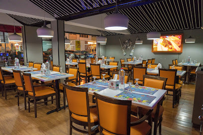 De Fish Seafood Restaurant Dubai - Karama Building - 4 C St Sheikh Hamdan Colony, Building No B6 - Al Karama - Dubai - United Arab Emirates