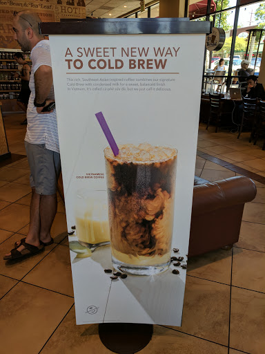 Coffee Shop «The Coffee Bean & Tea Leaf», reviews and photos, 3701 Ocean View Blvd, Montrose, CA 91020, USA