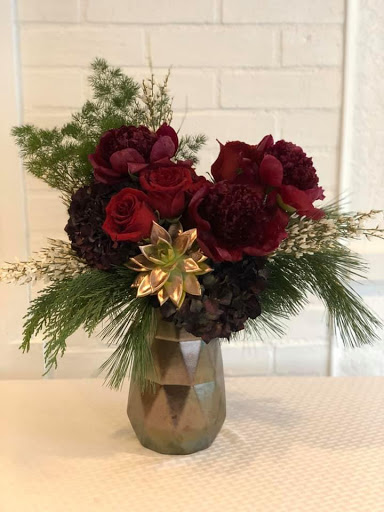 Florist «Bates Flowers by DZyne», reviews and photos, 813 4th Ave, Grinnell, IA 50112, USA