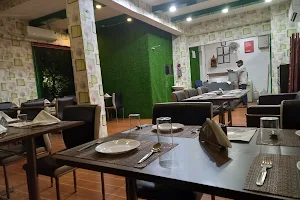 Dwarka restaurant image