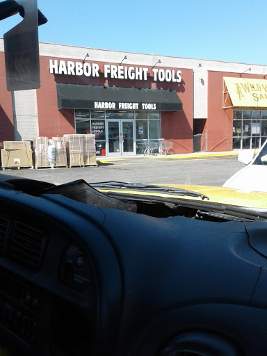 Hardware Store «Harbor Freight Tools», reviews and photos, 668 N. Riverside, Clarksville, TN 37040, USA