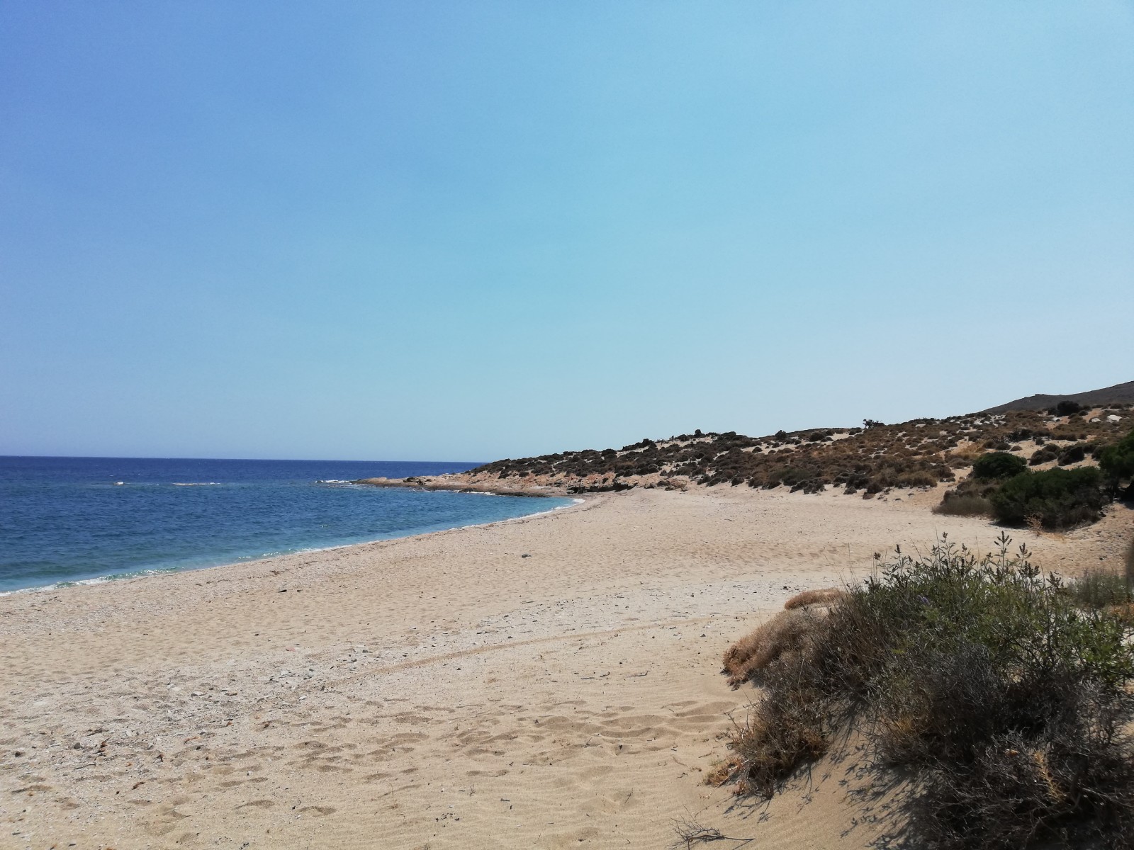 Kalamos beach的照片 具有有点干净级别的清洁度