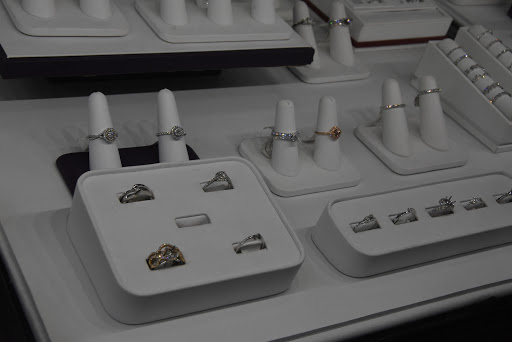 Jewelry Designer «Fiscus Diamond Jewelers», reviews and photos, 1701 SE Delaware Ave # 250, Ankeny, IA 50021, USA