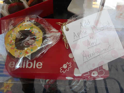 Gift Shop «Edible Arrangements», reviews and photos, 1100 N Tuttle Ave STE 15, Sarasota, FL 34237, USA