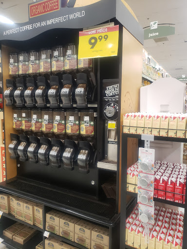 Grocery Store «Fred Meyer», reviews and photos, 2855 Broadway St NE, Salem, OR 97303, USA