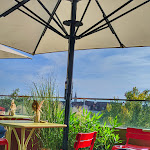 Photo n°7 de l'avis de Robert.e fait le 28/09/2023 à 04:30 sur le  Frau im Mond - Dachterrasse à Munich