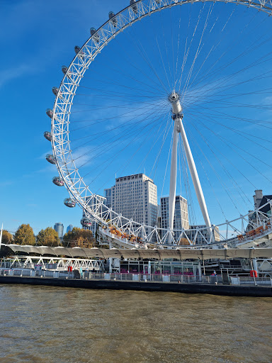 Glass bridge London