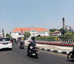 Tugu Muda Semarang photo
