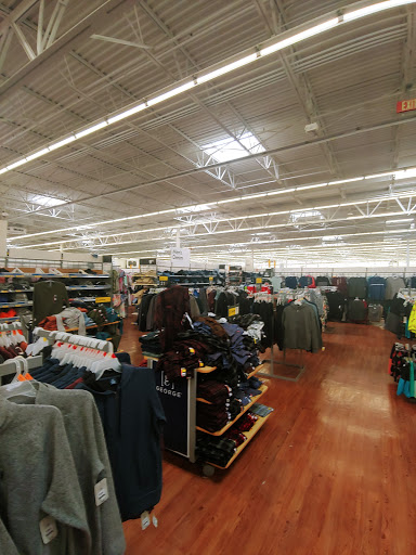 Department Store «Walmart Supercenter», reviews and photos, 30729 Lyon Center Dr, New Hudson, MI 48165, USA