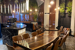 300F Smokehouse Restaurant image