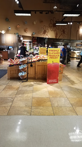 Supermarket «Giant Eagle Supermarket», reviews and photos, 2775 W Market St, Fairlawn, OH 44333, USA