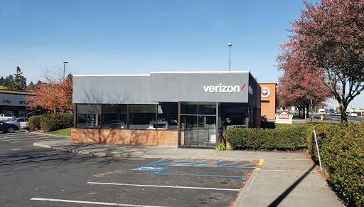 Verizon Wireless - Cellular Plus, 15115 SE McLoughlin Blvd, Milwaukie, OR 97267, USA, 
