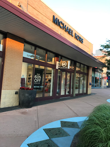 Michael Kors, 27 N Michigan Ave, Atlantic City, NJ 08401, USA, 