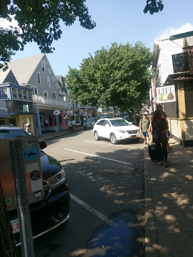 Clothing Store «Vineyard Vines», reviews and photos, 56 Narragansett Ave, Oak Bluffs, MA 02557, USA