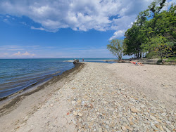 Shorewood Beach'in fotoğrafı geniş bir kıyı şeridi ile birlikte