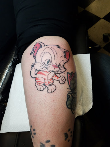 Tattoo Shop «Paradise Tattoo», reviews and photos, 1050 Bridgeport Ave, Milford, CT 06460, USA