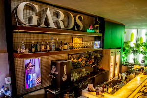 Gards Bar de Drinks & Cocktails image
