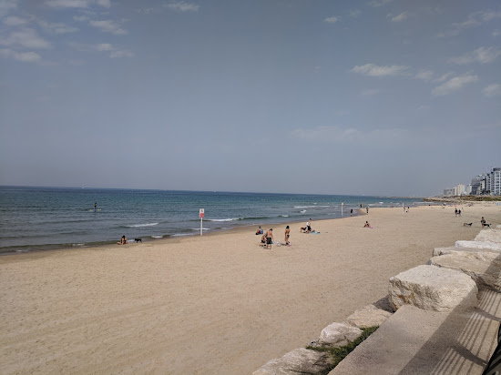 Charles Clore beach