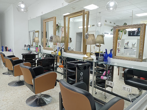 Peluqueros Valentino Moreno en San José de laRinconada, Sevilla
