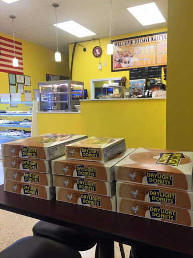 Donut Shop «Daylight Donuts», reviews and photos, 1105 Southview Ln #114, Tuscaloosa, AL 35405, USA