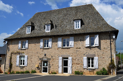 Mairie à Roannes-Saint-Mary