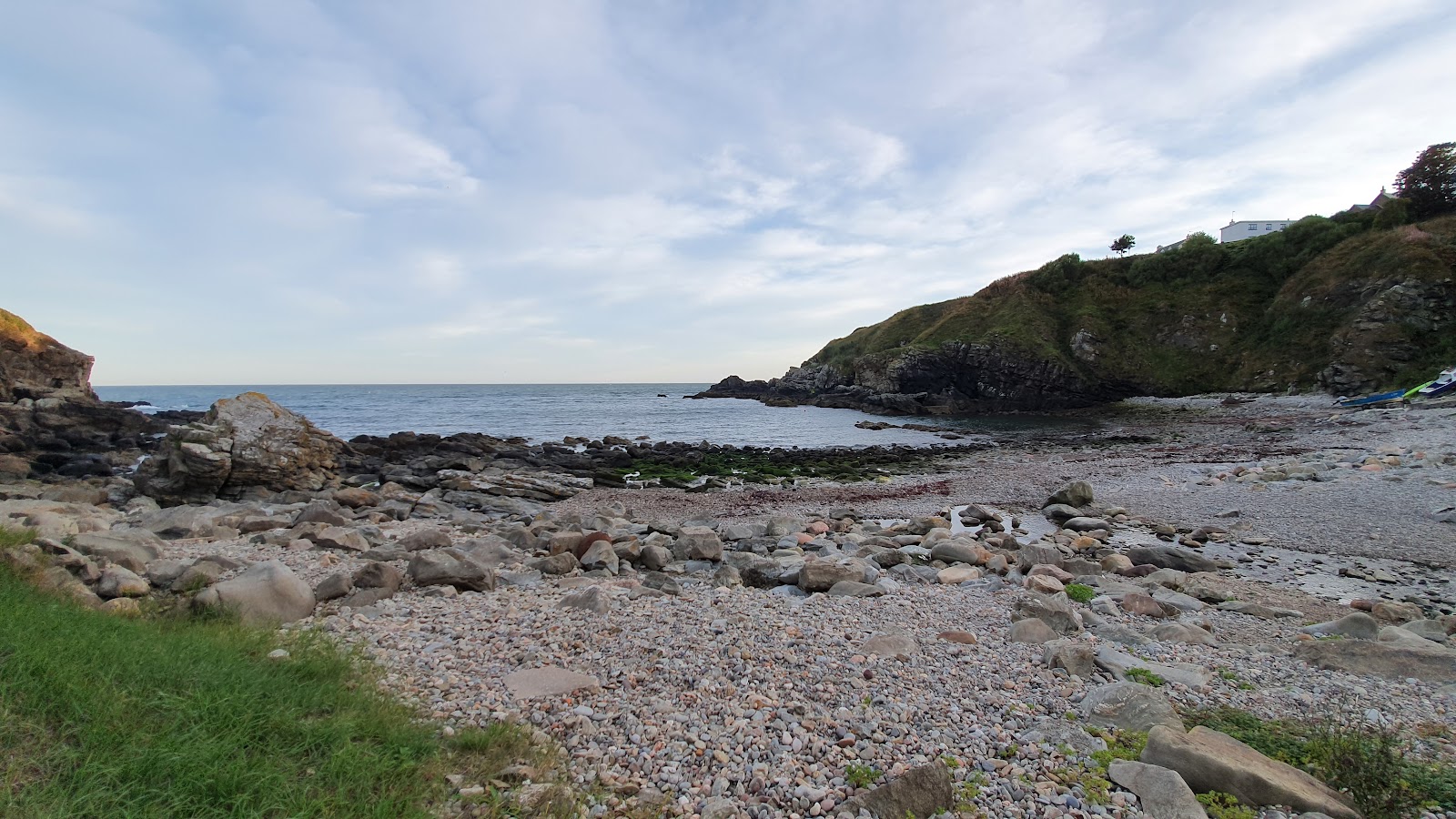 Newtonhill Beach'in fotoğrafı küçük koy ile birlikte