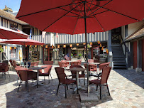 Atmosphère du Restaurant Aux Trois Damoiselles à Beuvron-en-Auge - n°8
