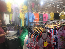หมูพีหมีตามแฟชั่น-ตลาดกำนันหลัก