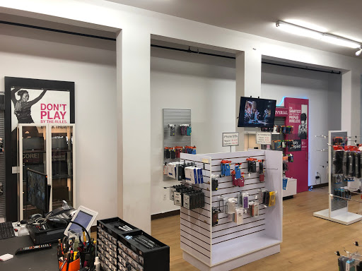 Screen Repair Service «Mr Fix Cell Phone & Computer Repair», reviews and photos, 306 E Broad St, Richmond, VA 23219, USA