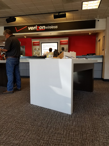 Cell Phone Store «Verizon», reviews and photos, 1113 S Abilene St #104, Aurora, CO 80012, USA