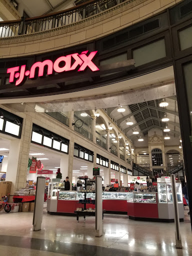 Shopping Mall «The Shops of Grand Avenue», reviews and photos, 275 W Wisconsin Ave, Milwaukee, WI 53203, USA