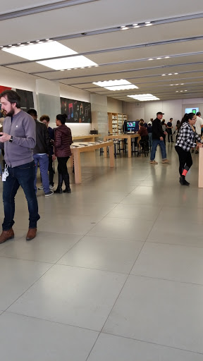 Computer Store «Apple La Cantera», reviews and photos, 15900 La Cantera Pkwy, San Antonio, TX 78256, USA