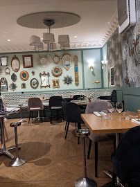 Atmosphère du Restaurant de fruits de mer Vin & Marée Voltaire Nation à Paris - n°19