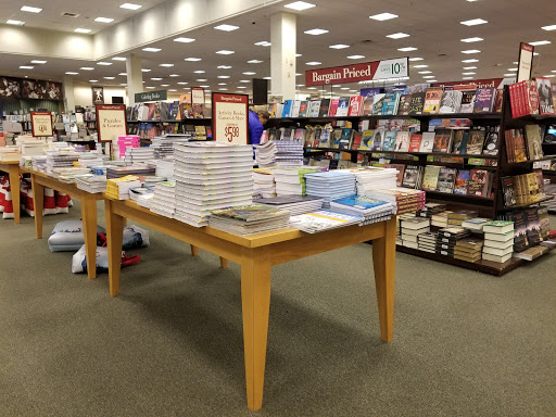 Book Store «Barnes & Noble», reviews and photos, 5101 Main St, Williamsburg, VA 23188, USA