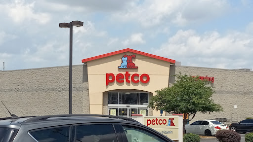 Pet Supply Store «Petco Animal Supplies», reviews and photos, 2807 Wilma Rudolph Blvd, Clarksville, TN 37040, USA