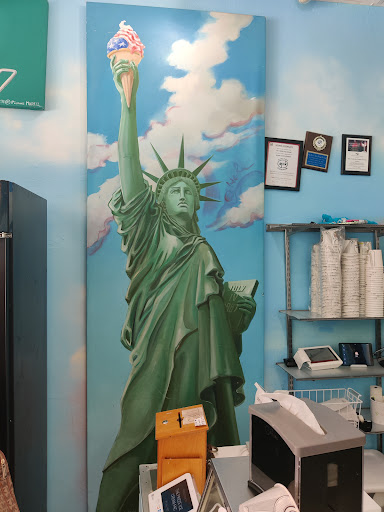 Ice Cream Shop «The Frieze Ice Cream Factory», reviews and photos, 1626 Michigan Ave, Miami Beach, FL 33139, USA