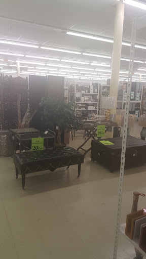 Home Goods Store «Tuesday Morning», reviews and photos, 3030 E Semoran Blvd, Apopka, FL 32703, USA