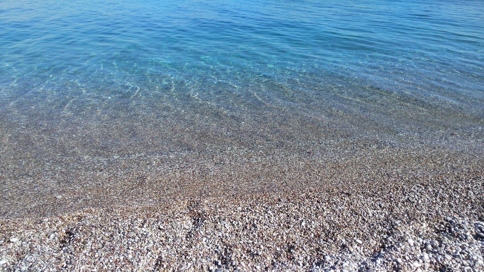 Foto di Paralia Pounta - luogo popolare tra gli intenditori del relax