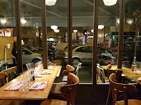 Atmosphère du Restaurant français Le Bœuf Maillot à Paris - n°14