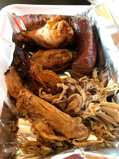 Caterer «Hog Wild BBQ, Restaurant and Catering», reviews and photos, 154 W Lakewood Blvd, Holland, MI 49424, USA