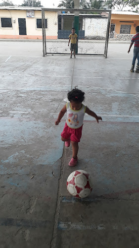 Opiniones de COLISEO "PARRALES I GUALE" en Jipijapa - Campo de fútbol