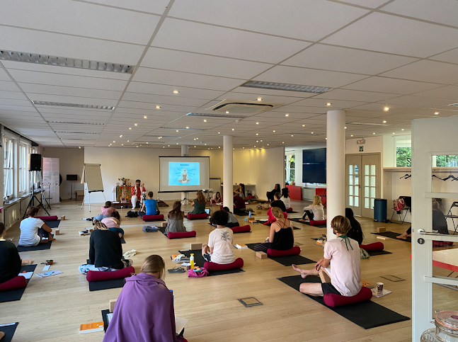 YogaLife Teacher Training Geneva