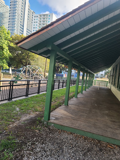 Park «Southside Park», reviews and photos, 140 SW 11th St, Miami, FL 33130, USA