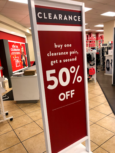 Shoe Store «Famous Footwear», reviews and photos, 40-24 College Point Blvd, Flushing, NY 11354, USA