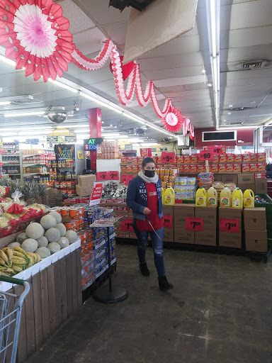 Grocery Store «C-Town Supermarkets», reviews and photos, 120 Clinton Ave, Newark, NJ 07114, USA