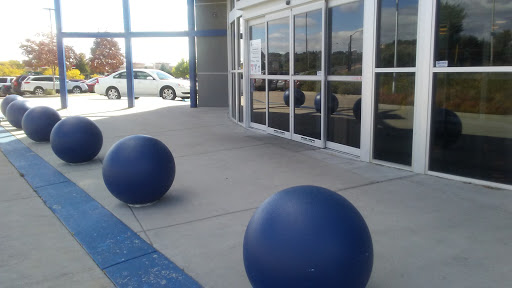 Thrift Store «Discover Goodwill Circle Retail Center», reviews and photos