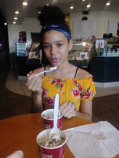 Ice Cream Shop «Cold Stone Creamery», reviews and photos, 4540 W Main St, Kalamazoo, MI 49006, USA