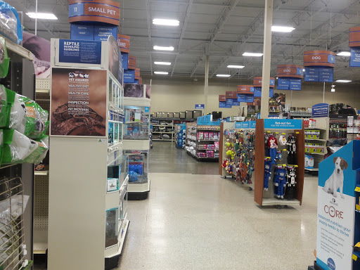 Pet Supply Store «PetSmart», reviews and photos, 17585 Southcenter Pkwy, Tukwila, WA 98188, USA