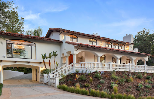 Davis Bartels Realtor image