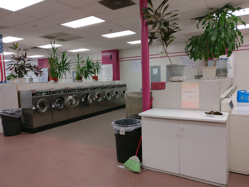 Shopping Mall «Howard and Western Shopping Center», reviews and photos, 7510 N Western Ave, Chicago, IL 60645, USA